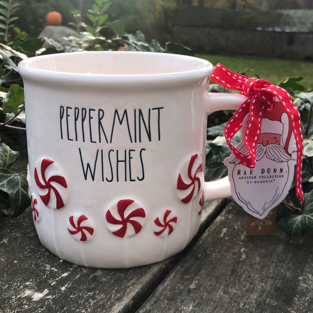 ❤️❤️❤️Rae Dunn Peppermint Wishes Mug